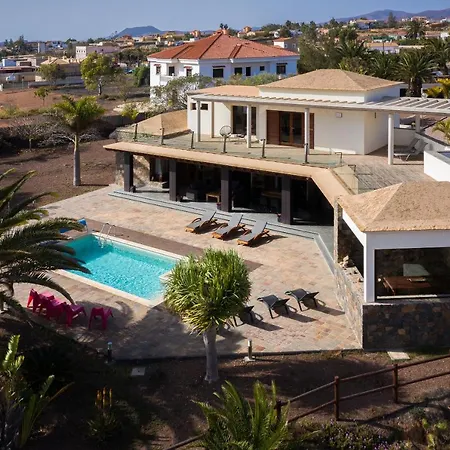 Homeforguest Oasis With Swimming Pool In 4000m2 Garden Villa *