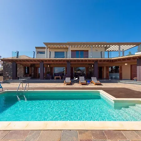 Homeforguest Oasis With Swimming Pool In 4000m2 Garden Triquivijate