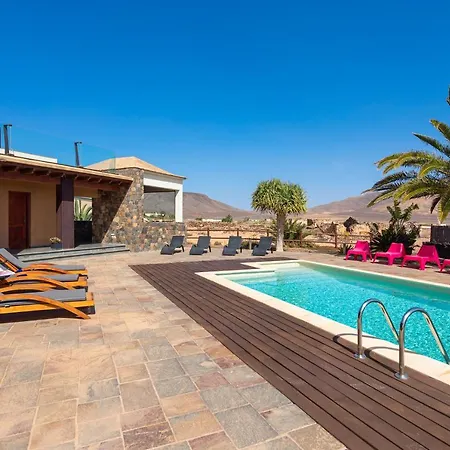 Homeforguest Oasis With Swimming Pool In 4000m2 Garden Villa