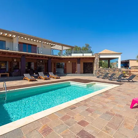 Homeforguest Oasis With Swimming Pool In 4000m2 Garden Villa