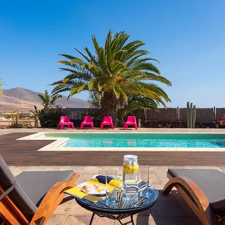 Villa Homeforguest Oasis With Swimming Pool In 4000m2 Garden *