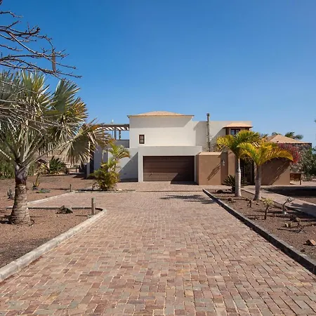 Homeforguest Oasis With Swimming Pool In 4000m2 Garden Villa *