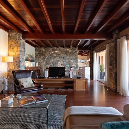 Homeforguest Oasis With Swimming Pool In 4000m2 Garden Villa *
