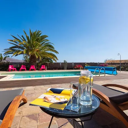 Homeforguest Oasis With Swimming Pool In 4000m2 Garden * Triquivijate