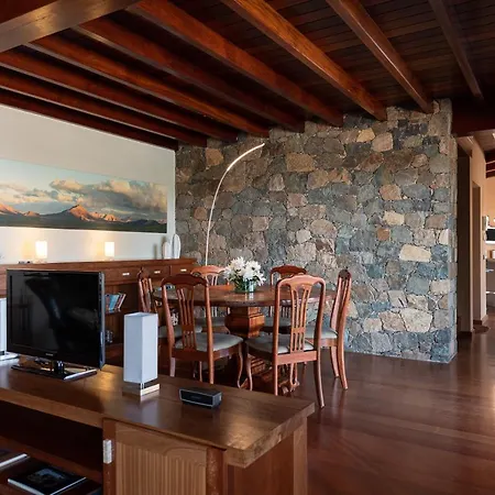 Villa Homeforguest Oasis With Swimming Pool In 4000m2 Garden