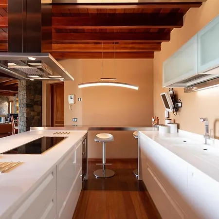 Villa Homeforguest Oasis With Swimming Pool In 4000m2 Garden