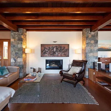 Homeforguest Oasis With Swimming Pool In 4000m2 Garden Triquivijate