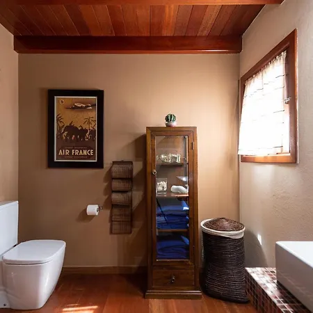 Villa Homeforguest Oasis With Swimming Pool In 4000m2 Garden