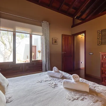 Villa Homeforguest Oasis With Swimming Pool In 4000m2 Garden