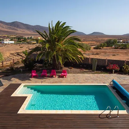 Villa Homeforguest Oasis With Swimming Pool In 4000m2 Garden